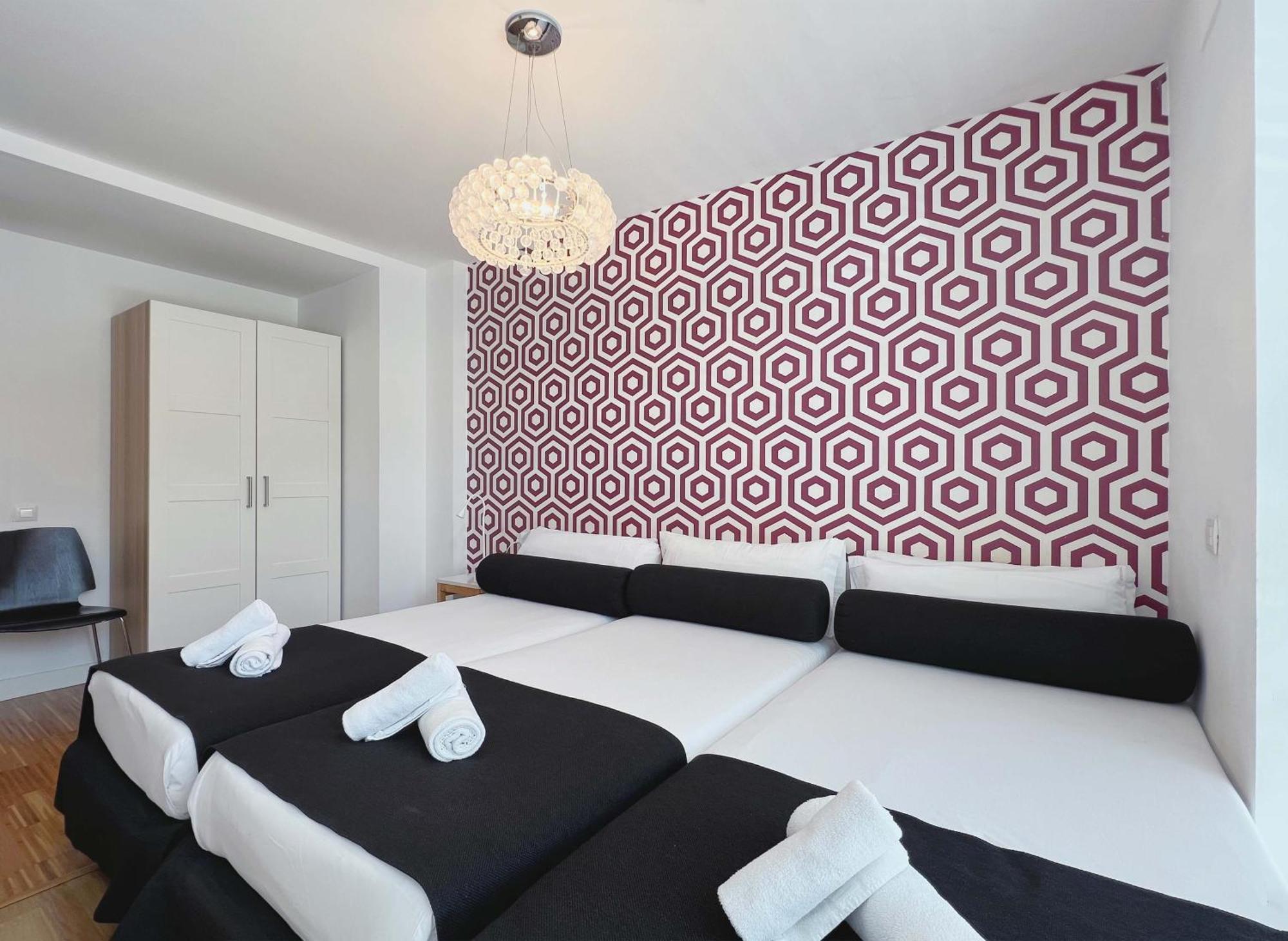 Stay U-Nique Apartments Pellaires Barcelona Luaran gambar